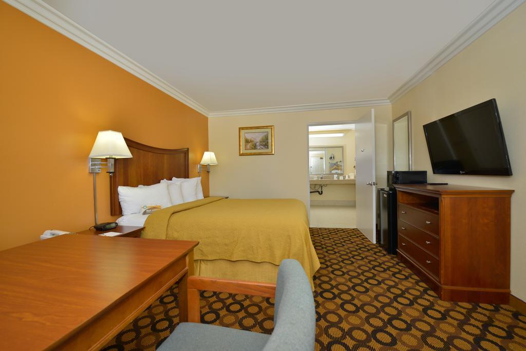 Quality Inn Lake Elsinore I-15 Екстериор снимка