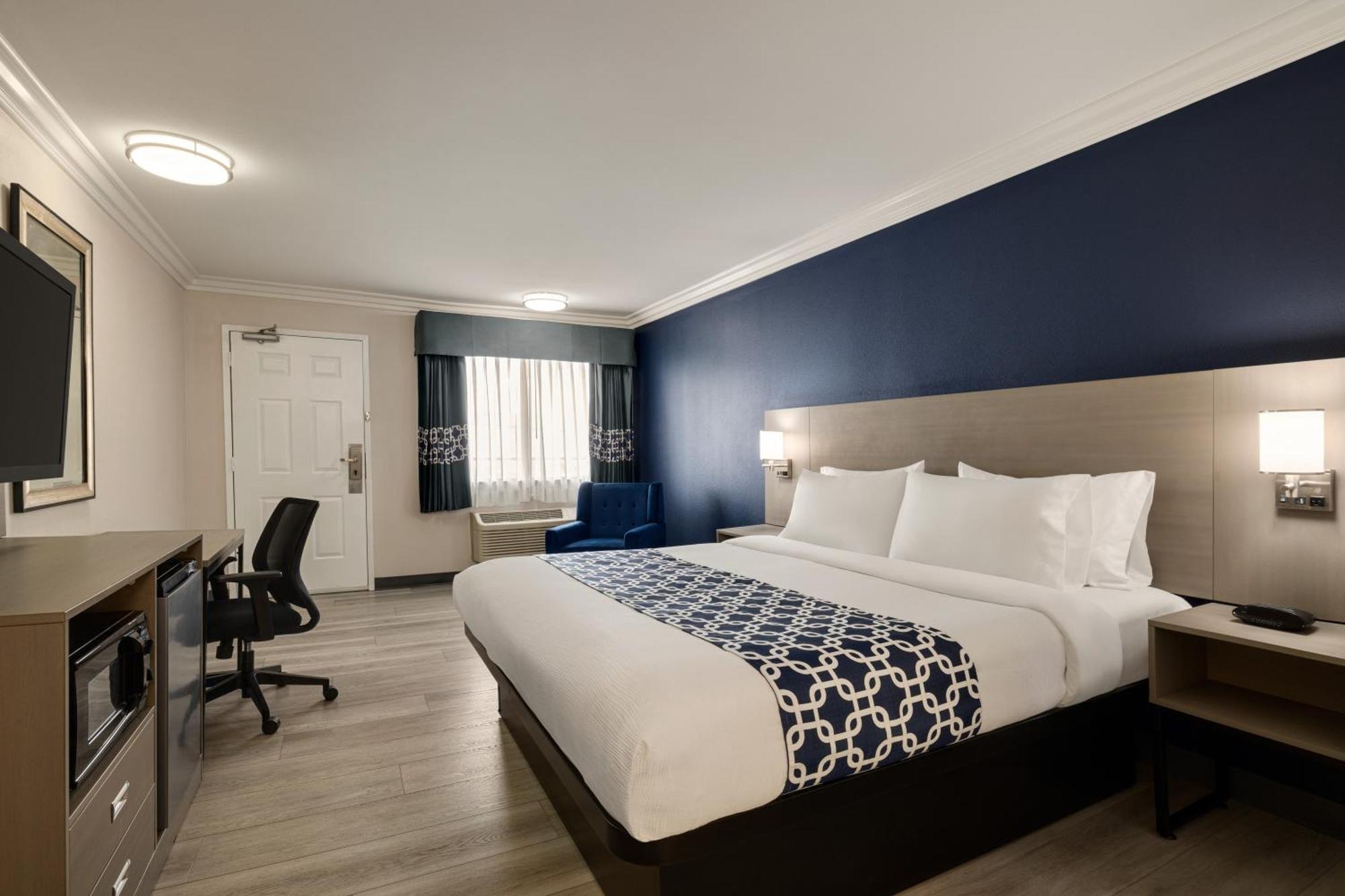 Quality Inn Lake Elsinore I-15 Екстериор снимка