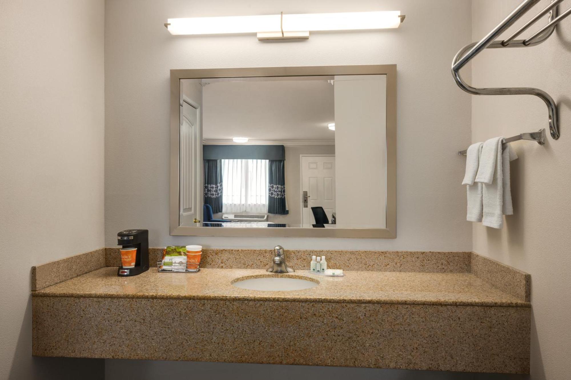 Quality Inn Lake Elsinore I-15 Екстериор снимка
