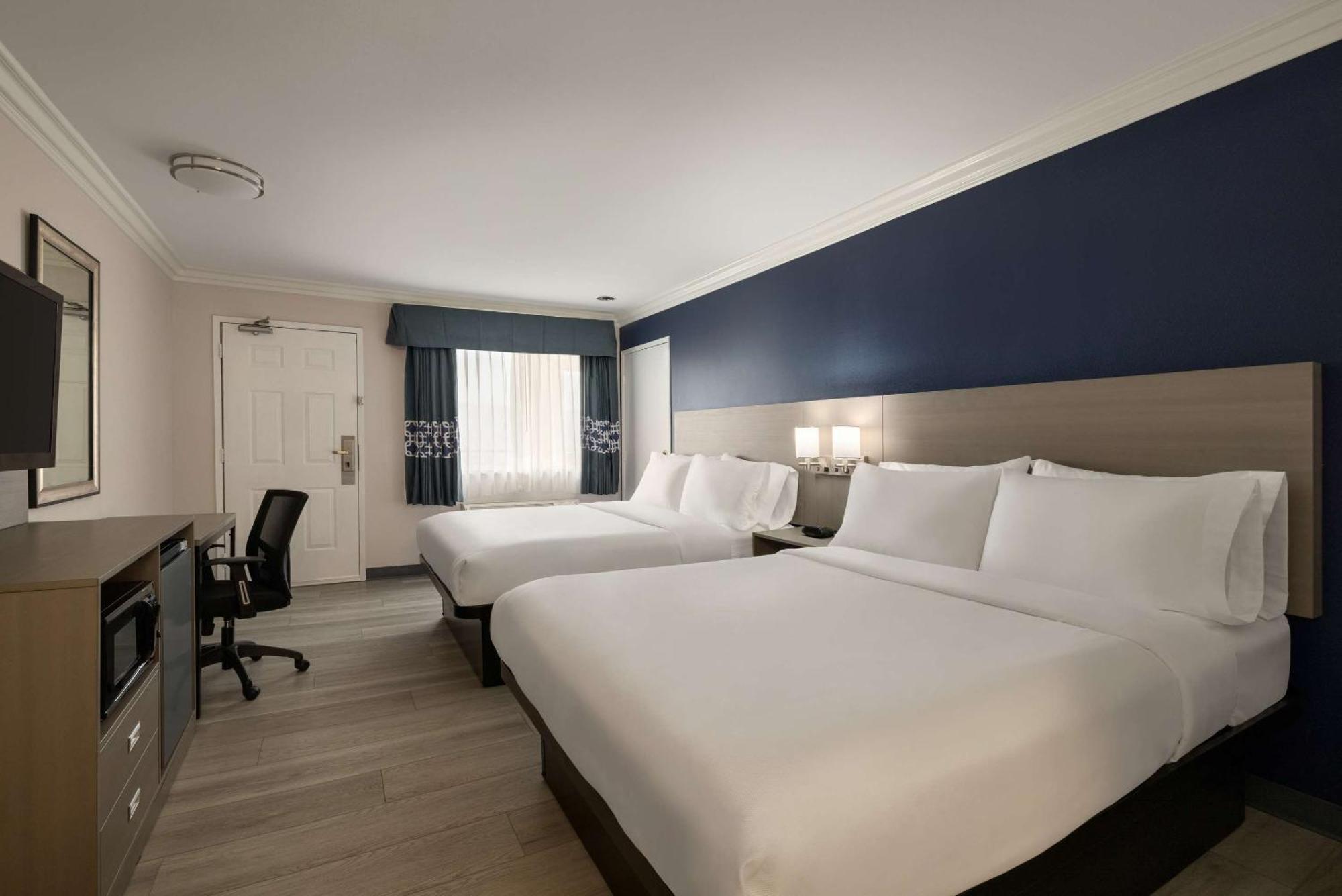 Quality Inn Lake Elsinore I-15 Екстериор снимка